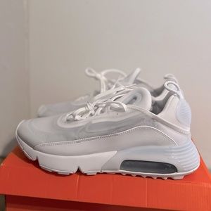Nike Air Max 2090 "Triple White" Sz 9.5